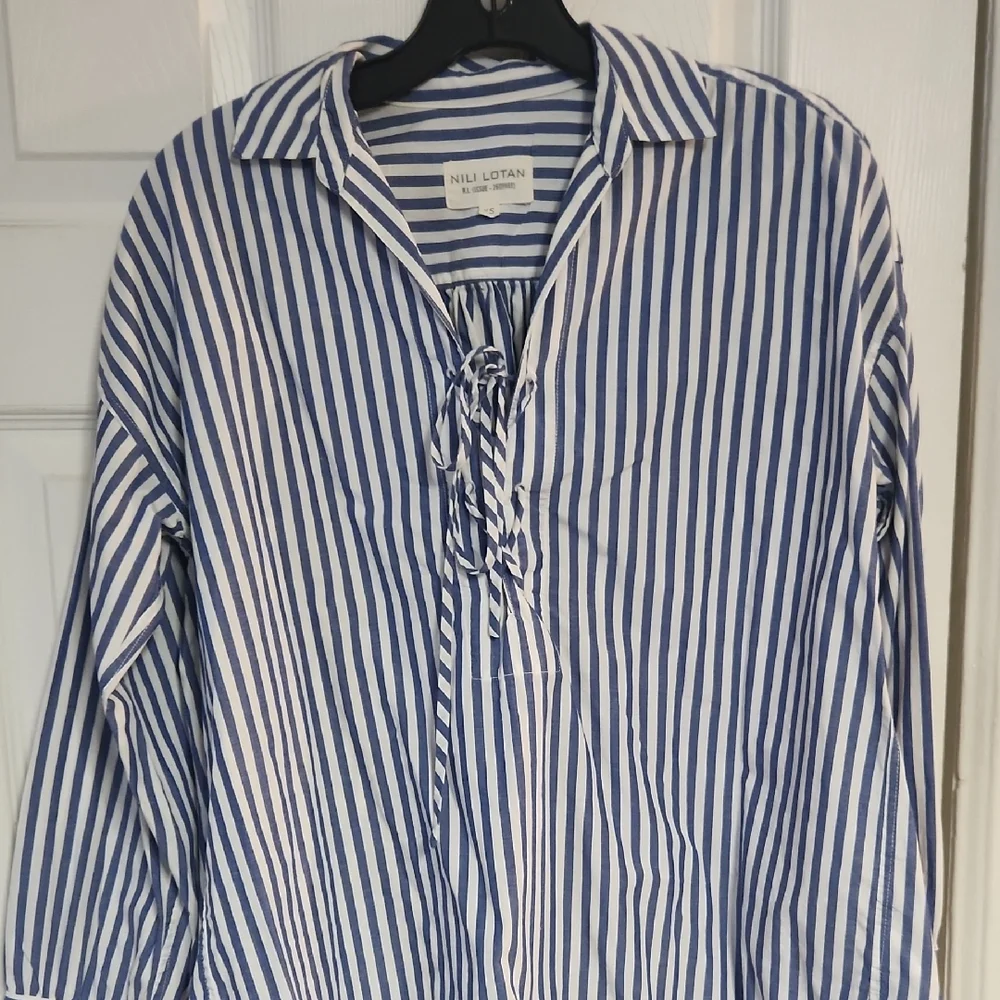 Nili Lotan Blue and White Casual Button Down Shirt - Picture 3 of 3